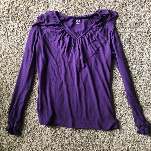 ana v-neck blouse with elastic sleeves & ruffles - Picture 1 of 2